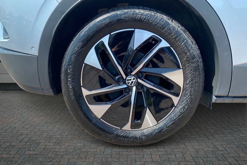 Volkswagen ID.4 210Kw Match Pro 77Kwh Black #5