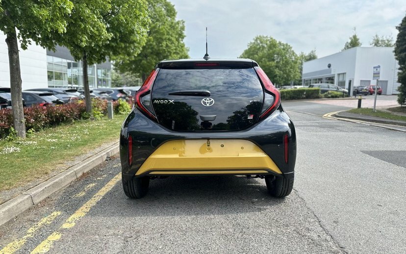 Toyota Aygo X 1.5H Gr Sport Cvt  #2