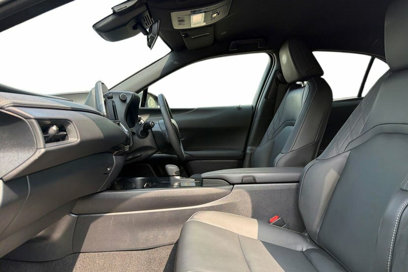 Lexus UX 150Kw Takumi Black #2