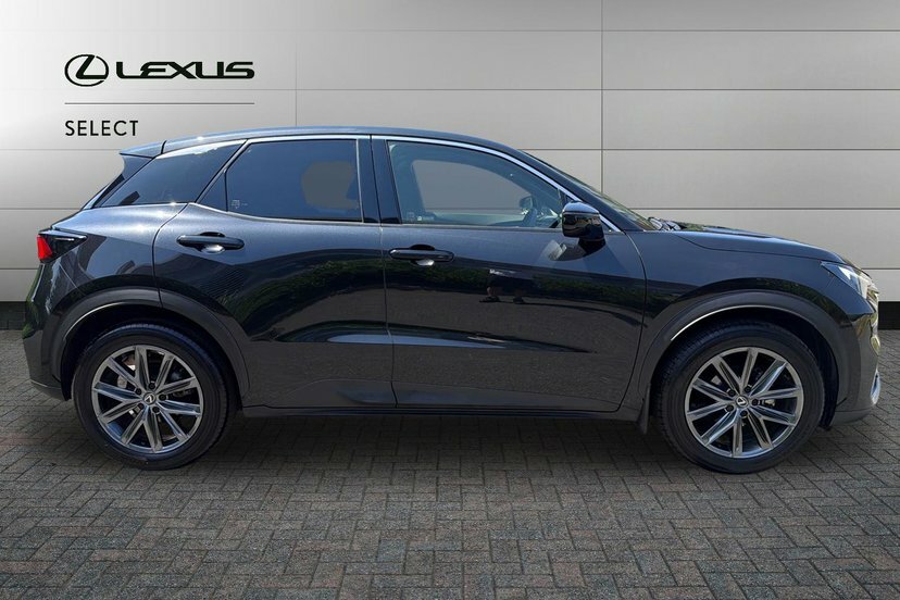 Lexus LBX 1.5 Vvt-ie Premium Plus Design Suv Hybr Red #4