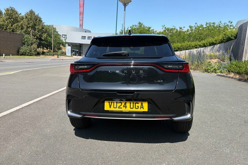 Lexus LBX 1.5 Vvt-ie Premium Plus Design Suv Hybr Red #32