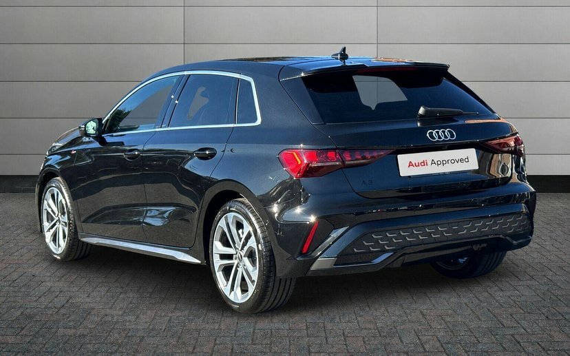 Audi A3 1.5 Tfsi S Line Sportback S Tronic 150 EK26CWU Black #3