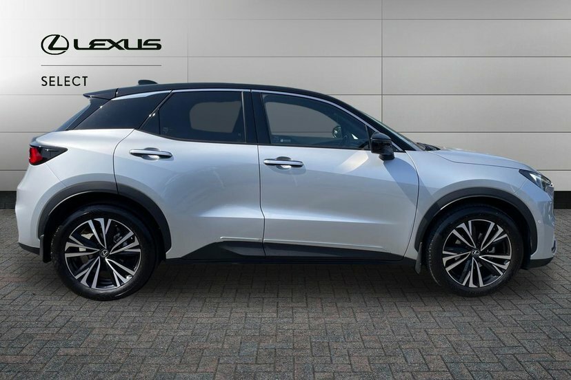 Lexus LBX 1.5 Vvt-ie Takumi Design Suv Hybrid E-c Black #4