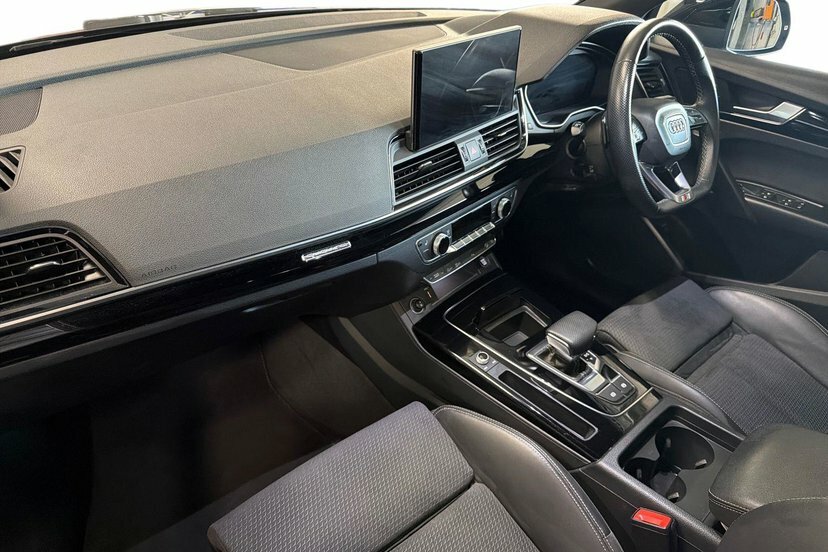 Audi Q5 2.0 Tfsi 45 Black Edition Sportback S T DG73CHO Grey #2