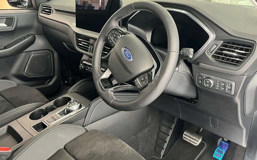 Ford Kuga 1.5 Ecoboost 150 Titanium Edition  #8