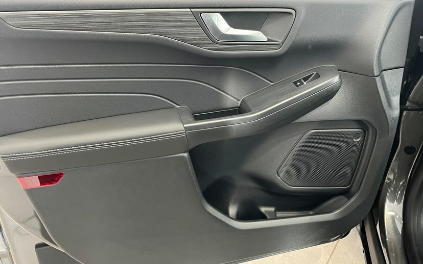 Ford Kuga 1.5 Ecoboost 150 Titanium Edition  #27