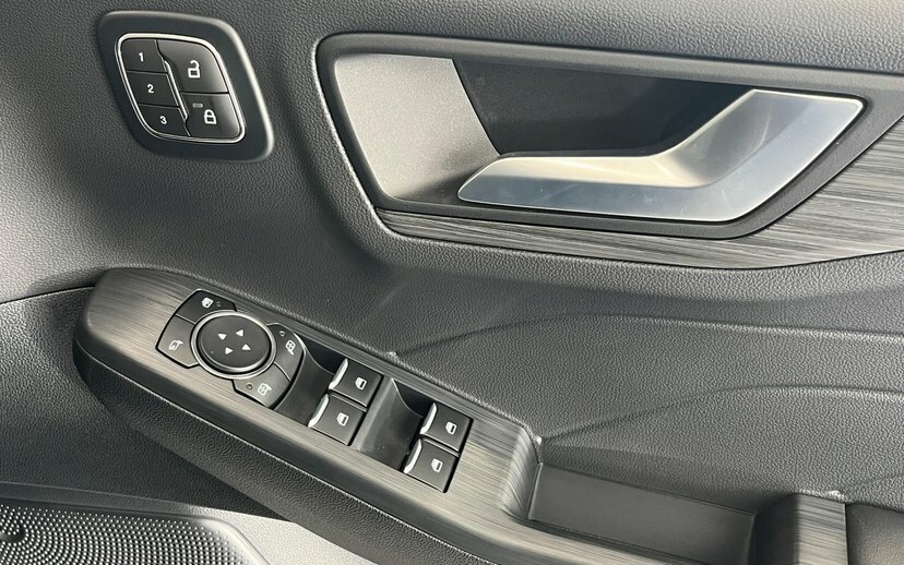 Ford Kuga 1.5 Ecoboost 150 Titanium Edition  #26