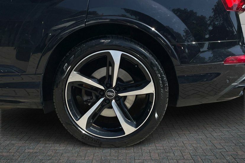 Audi Q7 3.0 Tfsie V6 55 Black Edition Suv Plug- Black #5