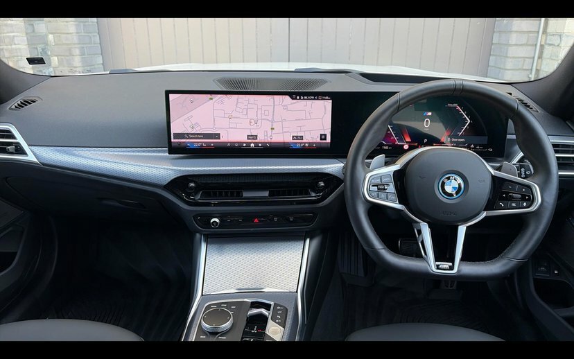 BMW 3 Series 330E M Sport Touring YF25DWW White #4