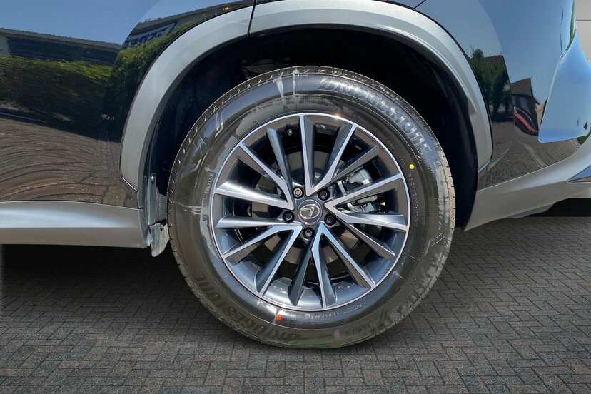 Lexus NX 2.5 450H 18.1Kwh Premium Suv Plug-in H Black #5