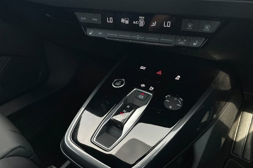 Audi Q4 E Tron 210Kw 45 Quattro 82Kwh Black Edition Blue #16
