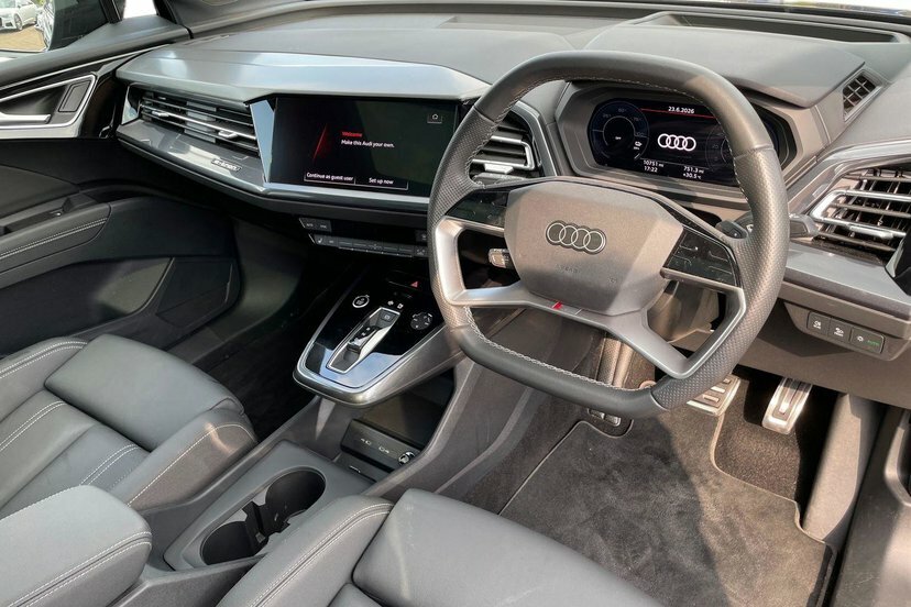 Audi Q4 E Tron 210Kw 45 Quattro 82Kwh Black Edition Blue #6