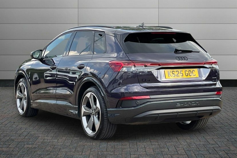 Audi Q4 E Tron 210Kw 45 Quattro 82Kwh Black Edition Blue #3