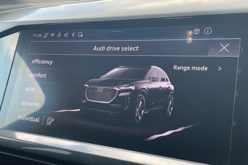 Audi Q4 E Tron 210Kw 45 Quattro 82Kwh Black Edition Blue #25