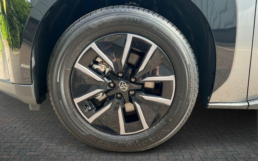 Toyota bZ4X 73.1Kwh Design Silver #5
