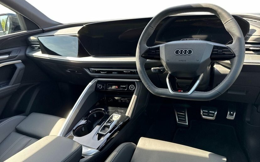 Audi Q5 2.0 E-hybrid 25.9Kwh S Line Suv Plug-in EK26VBN Black #6
