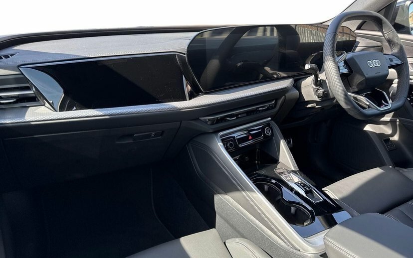 Audi Q5 2.0 E-hybrid 25.9Kwh S Line Suv Plug-in EK26VBN Black #2
