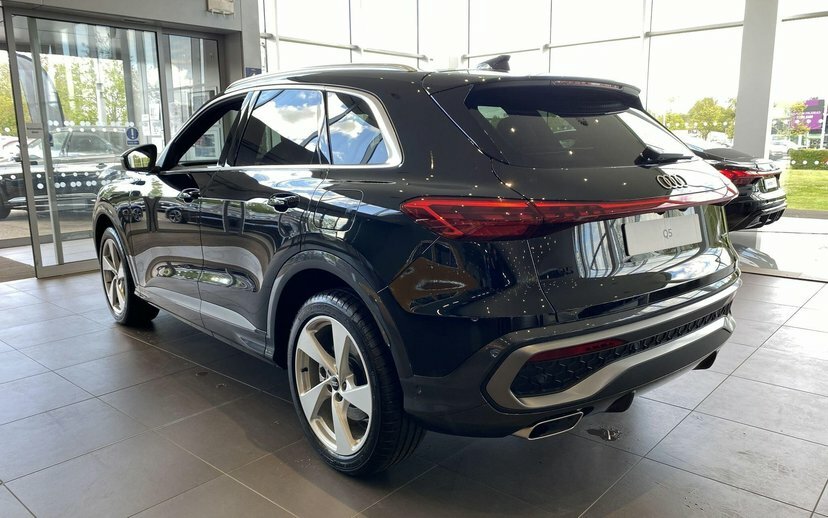 Audi Q5 2.0 E-hybrid 25.9Kwh S Line S Tronic Quattro Black #5