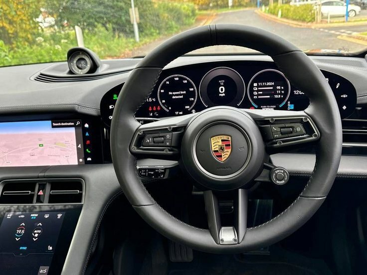 Porsche Taycan 320Kw 4 105Kwh Grey #9