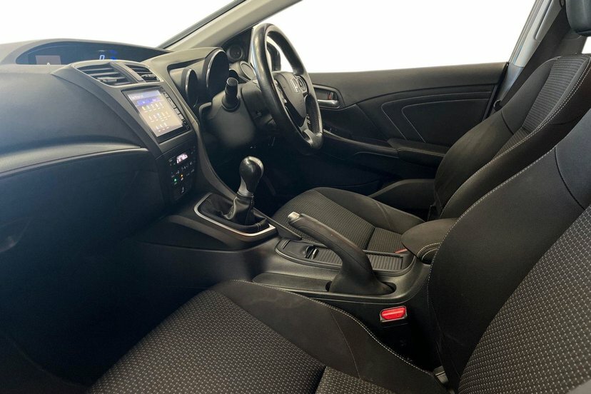 Honda Civic 1.8 I-vtec Se Plus Navi Hatchback Man Black #2