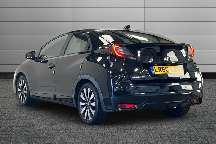 Honda Civic 1.8 I-vtec Se Plus Navi Hatchback Man Black #3