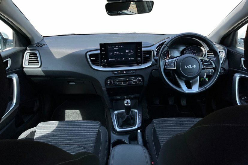 Kia Xceed 1.5 T-gdi 2 Suv 158 Bhp White #6