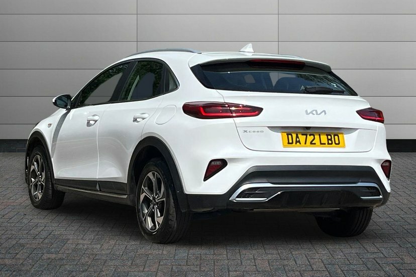 Kia Xceed 1.5 T-gdi 2 Suv 158 Bhp White #3
