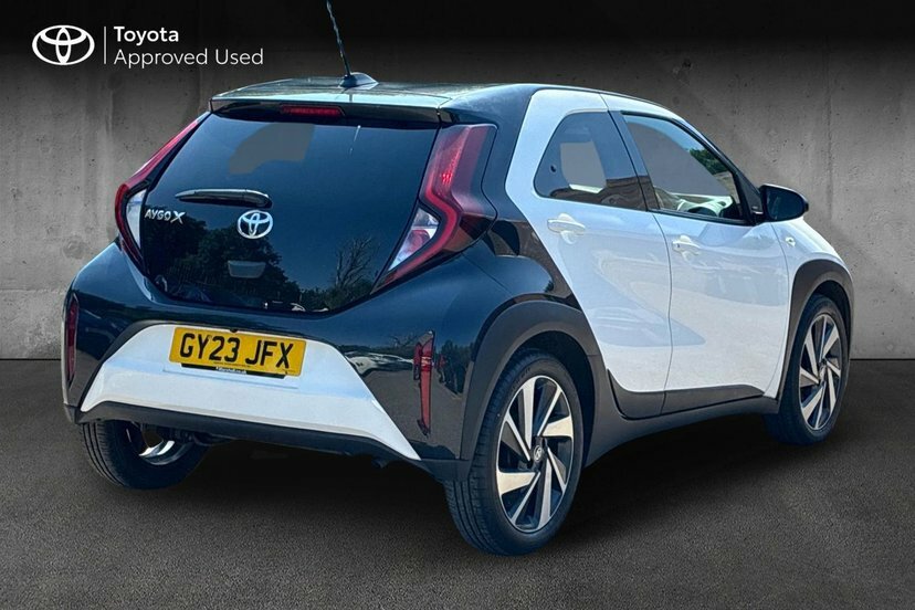 Toyota Aygo X 1.0 Vvt-i Edge Hatchback X-shift 72 Ps Black #2