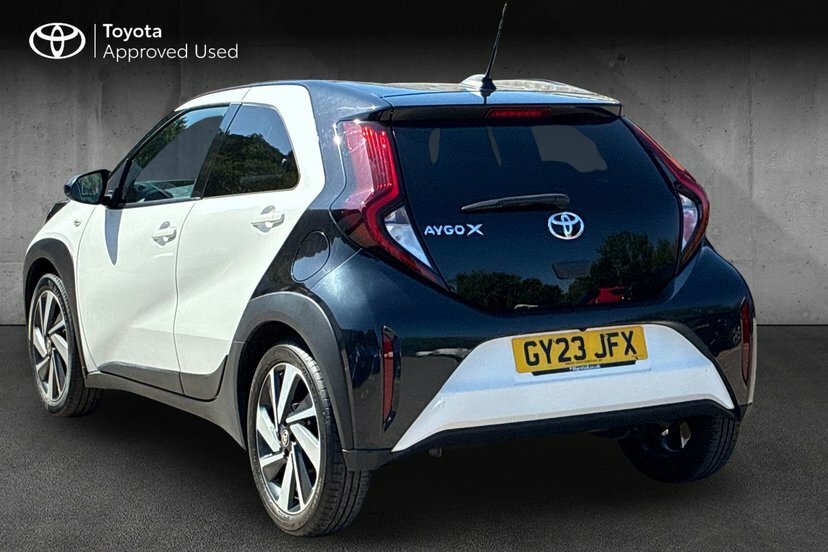 Toyota Aygo X 1.0 Vvt-i Edge Hatchback X-shift 72 Ps Black #4