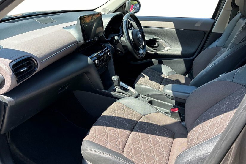 Toyota Yaris Cross Dynamic Blue #10