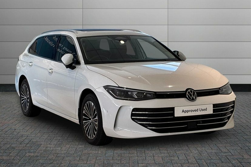 Volkswagen Passat 1.5 Etsi Mhev Elegance Estate Hybrid Ds White