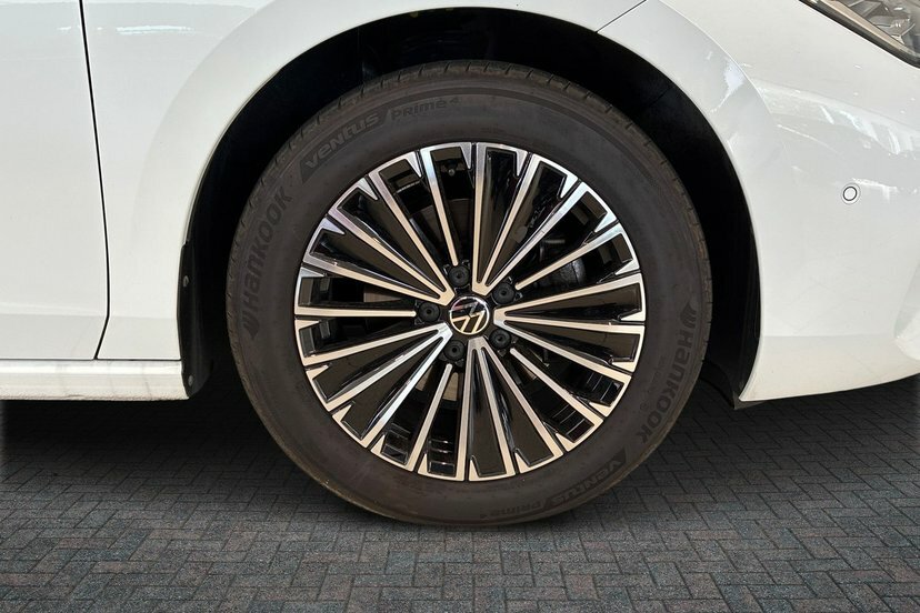 Volkswagen Passat 1.5 Etsi Mhev Elegance Estate Hybrid Ds White #5