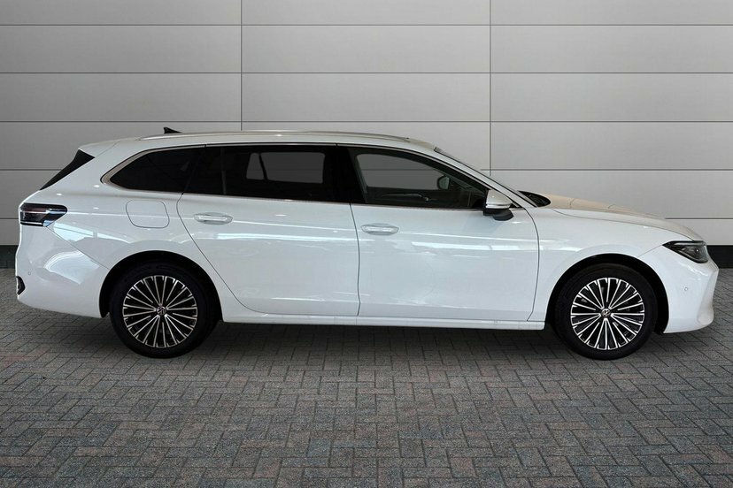 Volkswagen Passat 1.5 Etsi Mhev Elegance Estate Hybrid Ds White #4