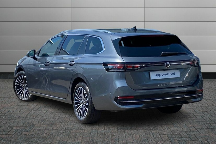 Volkswagen Passat 1.5 Etsi Mhev Elegance Estate Hybrid Ds  #3