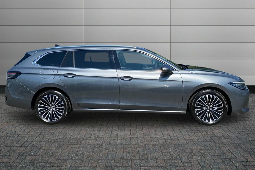 Volkswagen Passat 1.5 Etsi Mhev Elegance Estate Hybrid Ds  #4