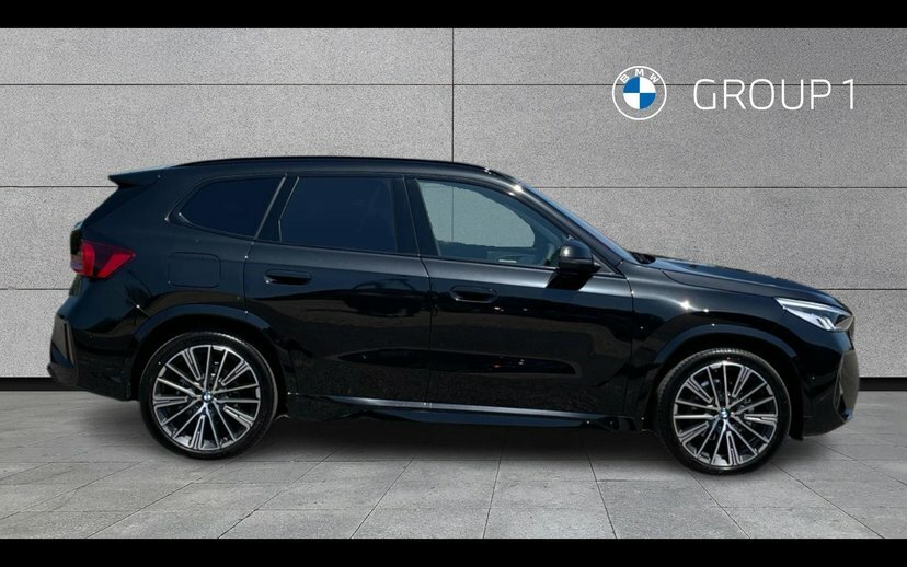 BMW iX1 20 66.5Kwh M Sport Suv Edrive 1 Black #3