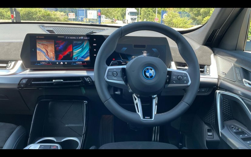 BMW iX1 20 66.5Kwh Shadow Edition Suv Ed  #5