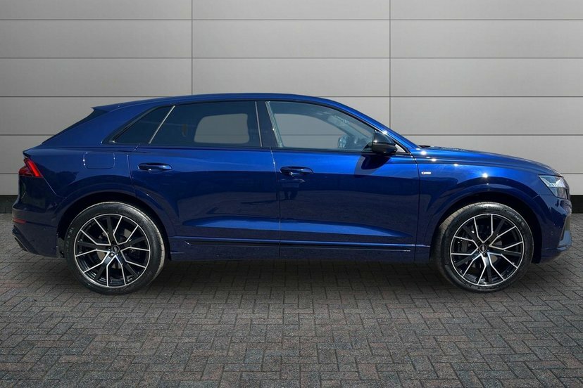 Audi Q8 3.0 Tfsi V6 55 Black Edition Suv Tiptro Blue #4