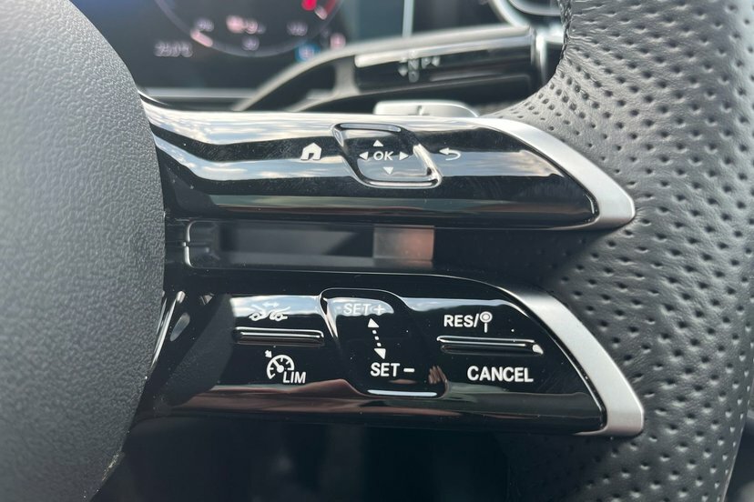 Mercedes-Benz CLE Class Cle 450 4Matic Amg Line Premium Plus Cabriolet Black #24