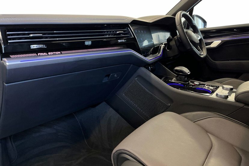 Volkswagen Touareg 3.0 V6 Tdi Final Edition Suv Tiptronic Black #2