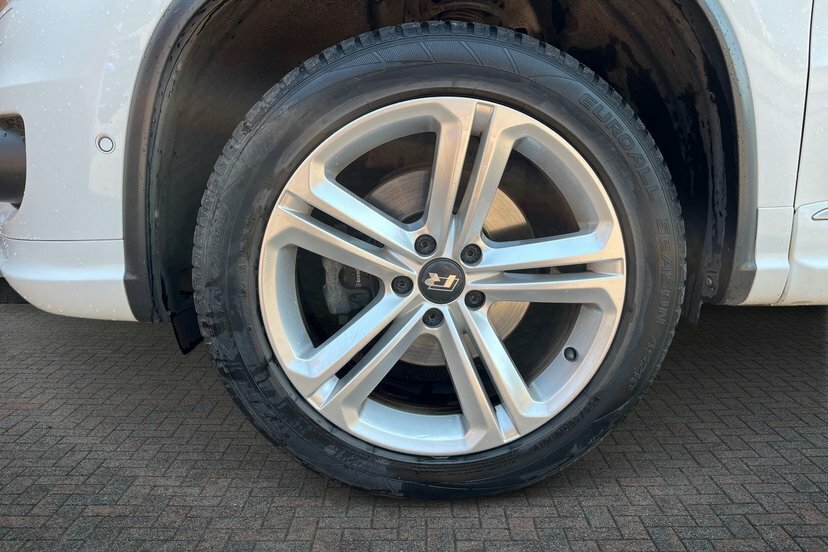 Volkswagen Tiguan 2.0 Tdi Bluemotion Tech R-line Suv Manu White #4