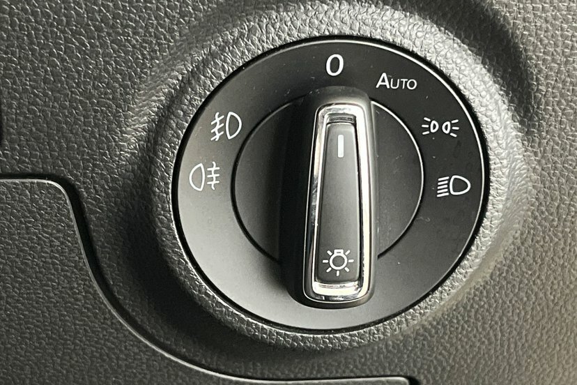 Seat Arona Seat Hatchback 1.6 Tdi 115 Se Technology Lu White #41