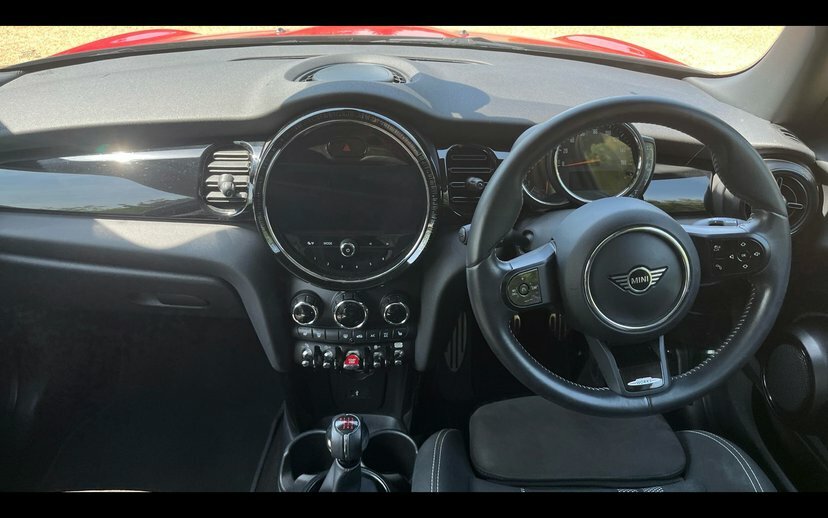 Mini Hatch 3-Door Hatch Cooper S Sport AJ21XSO Red #4