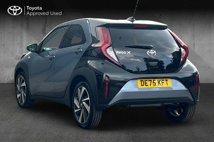 Toyota Aygo X 1.0 Vvt-i Edge Hatchback 72 Ps Black #3