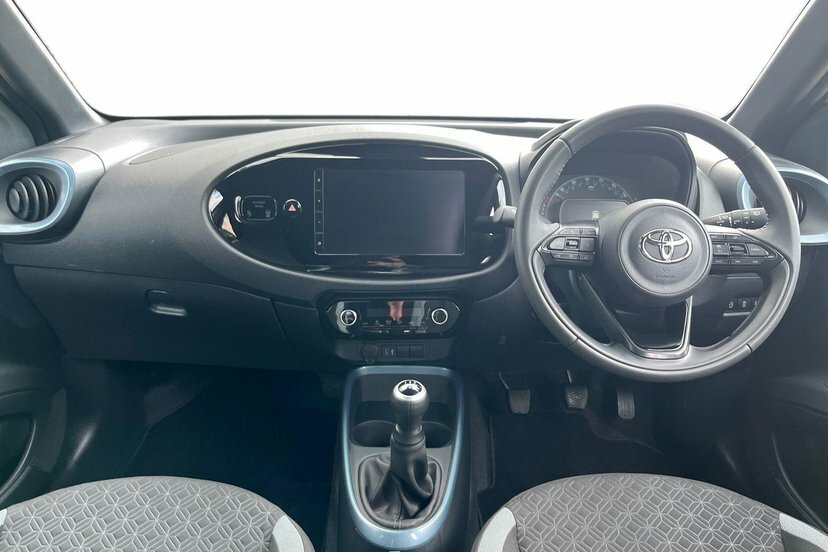 Toyota Aygo X 1.0 Vvt-i Edge Hatchback 72 Ps Black #6