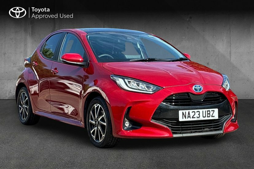 Toyota Yaris 1.5 Vvt-h Design Hatchback Hybrid E-cvt Red