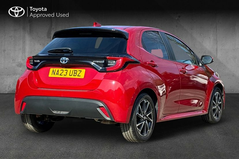 Toyota Yaris 1.5 Vvt-h Design Hatchback Hybrid E-cvt Red #2