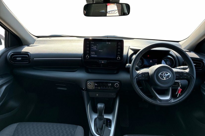 Toyota Yaris 1.5 Vvt-h Design Hatchback Hybrid E-cvt Red #5