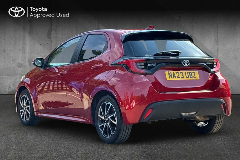Toyota Yaris 1.5 Vvt-h Design Hatchback Hybrid E-cvt Red #4
