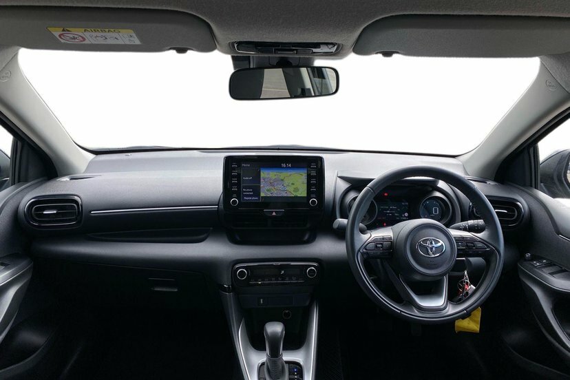 Toyota Yaris 1.5 Vvt-h Design Hatchback Hybrid E-cvt Black #5